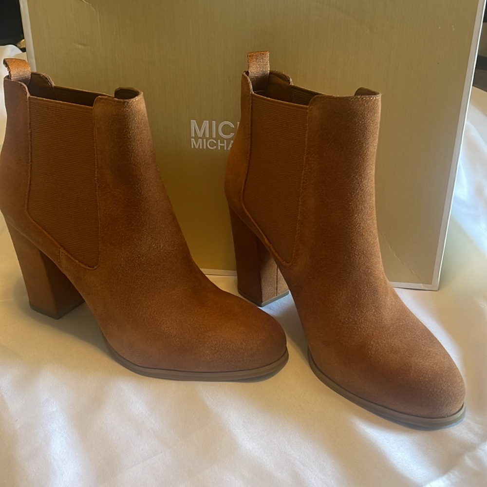 Michael Kors Womens
Suede Boots Sz US 8.5 - Picture 4 of 13